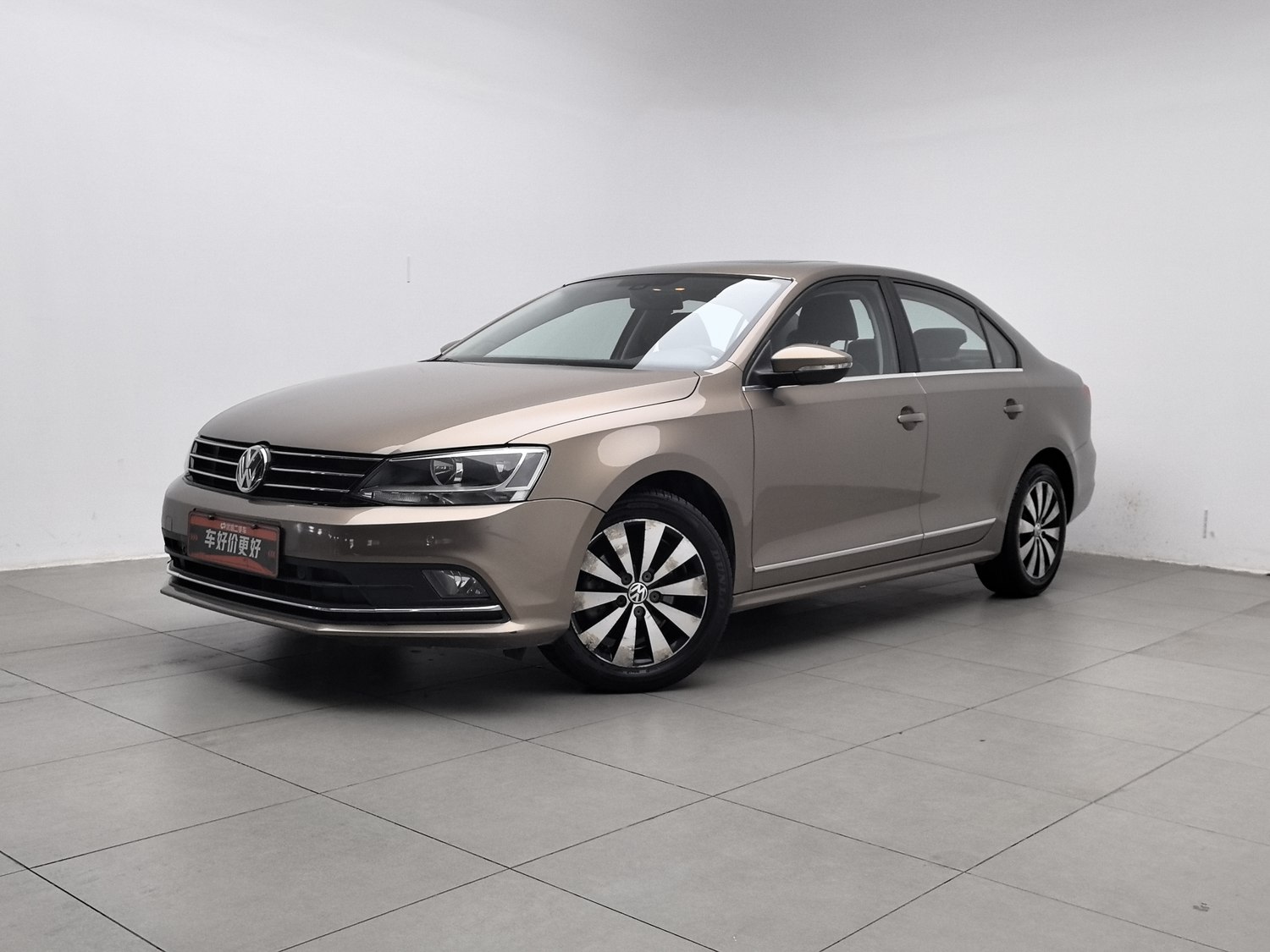 Used Volkswagen Sagitar 2015 1.4 AT