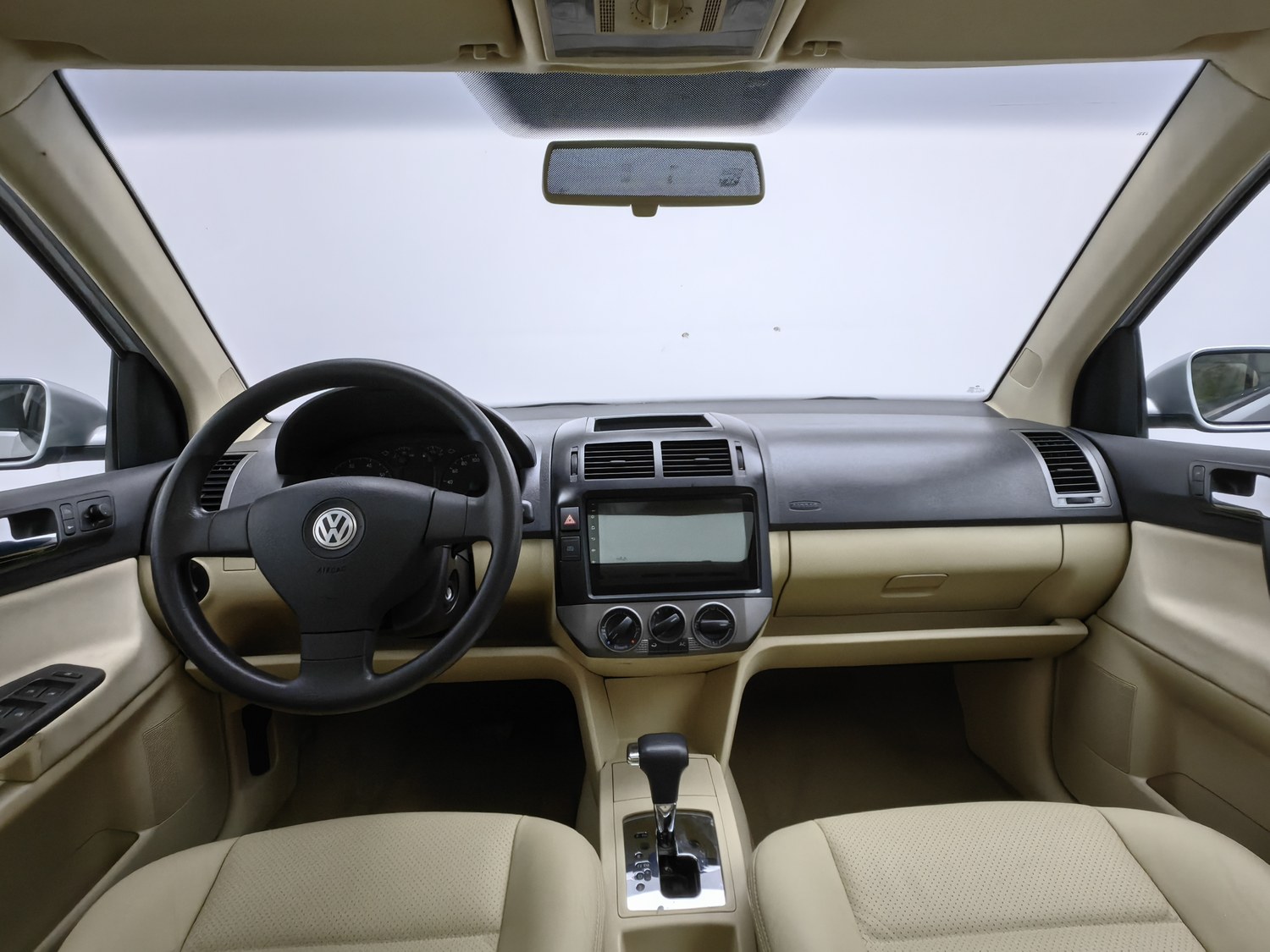 Used Volkswagen Polo 2009 1.6 AT