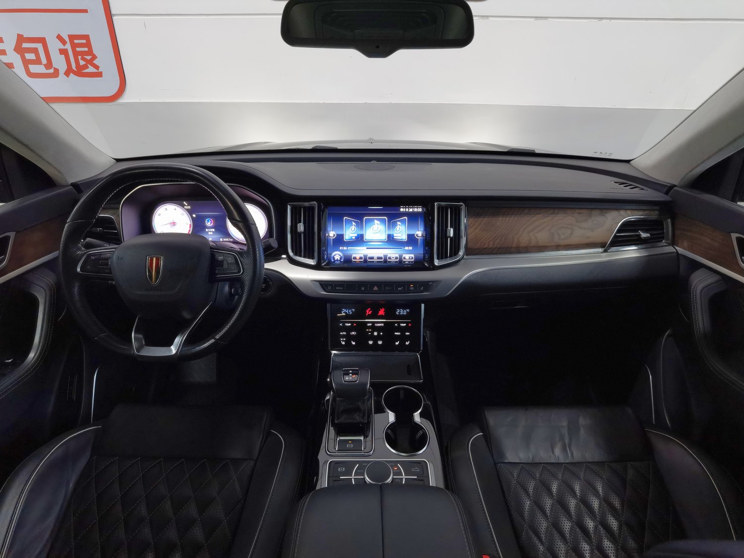 Б/у часы Hongqi HS7 2019 года выпуска, версия 3.0 AT.