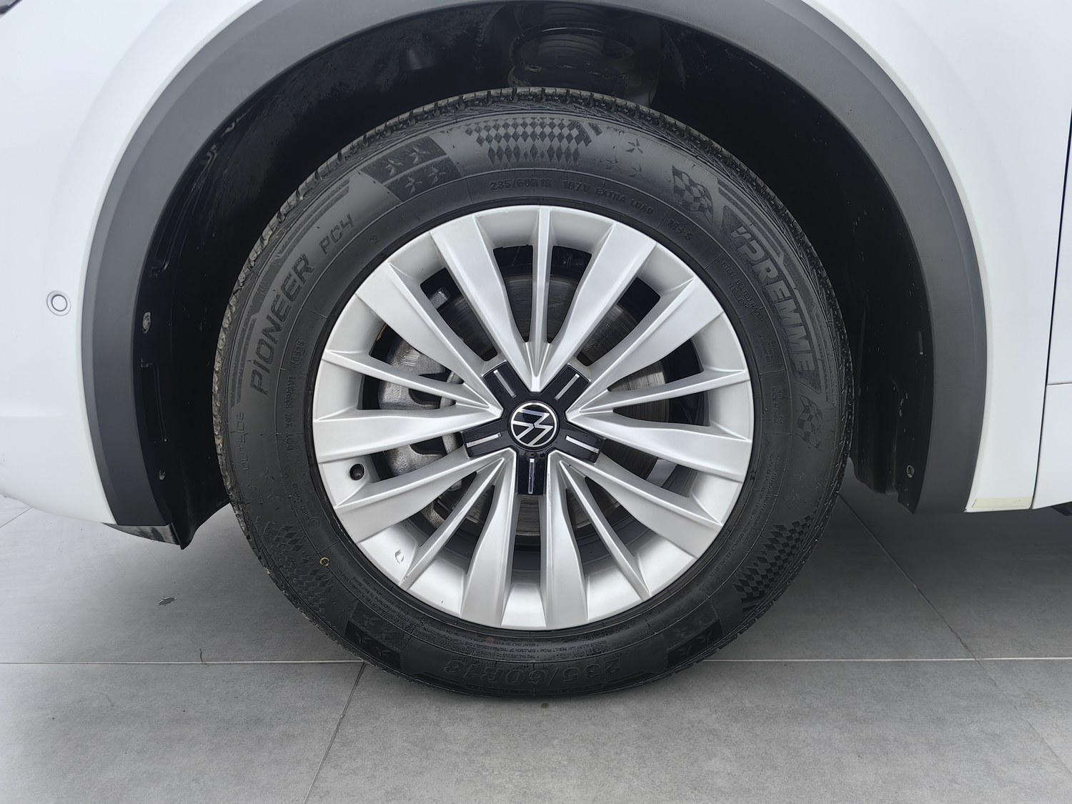 Used Volkswagen Viloran 2020 2.0 AT