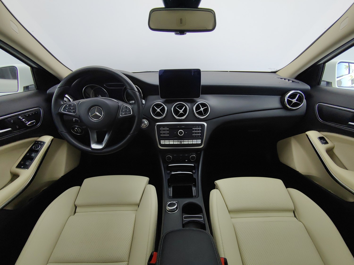 Used Mercedes-Benz GLA 2017 2.0 AT