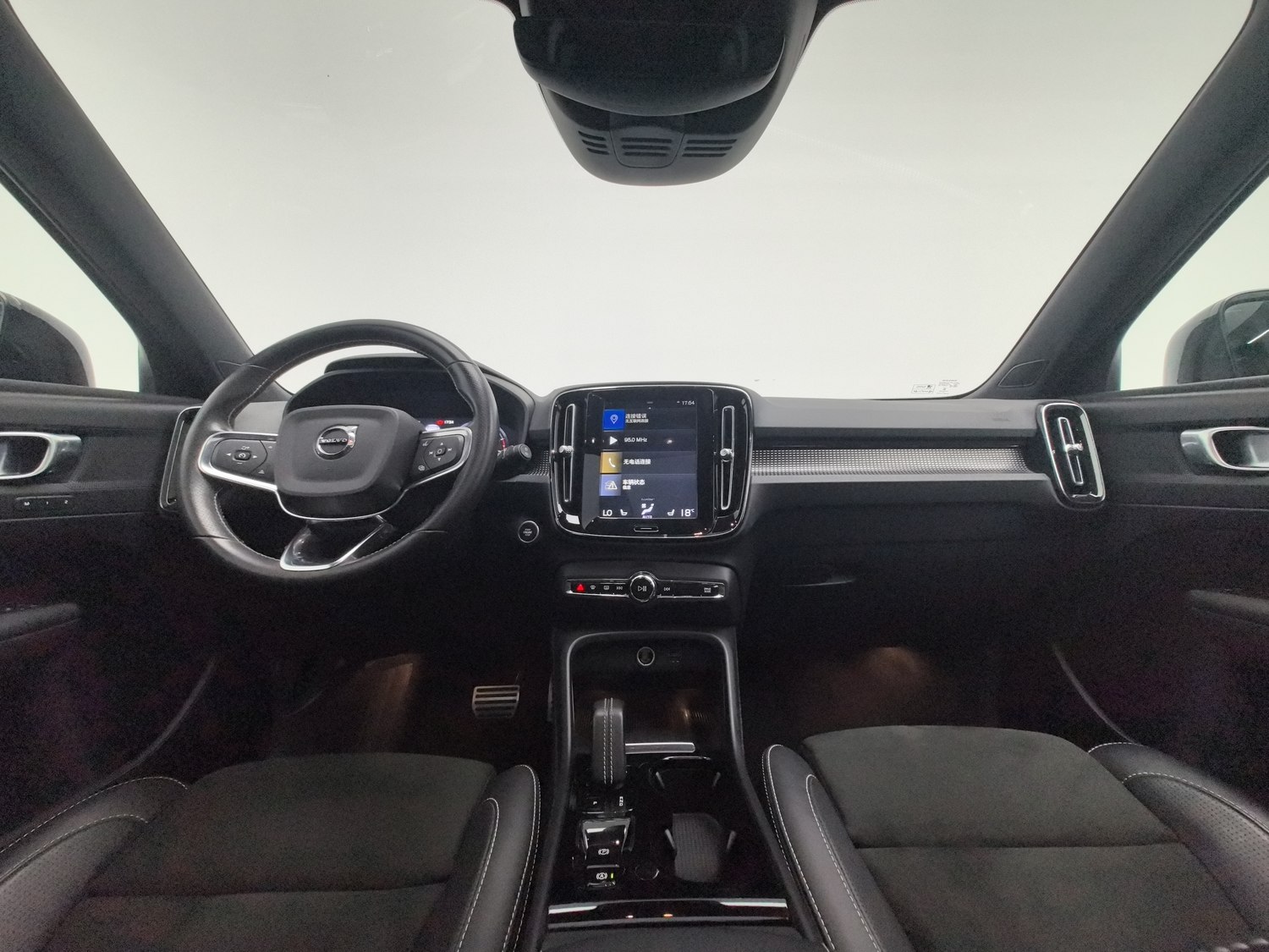 Used Volvo XC40 2021 2.0 AT