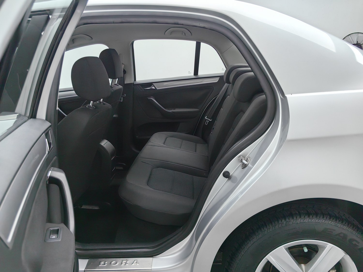 Used Volkswagen Bora 2013 1.6 AT
