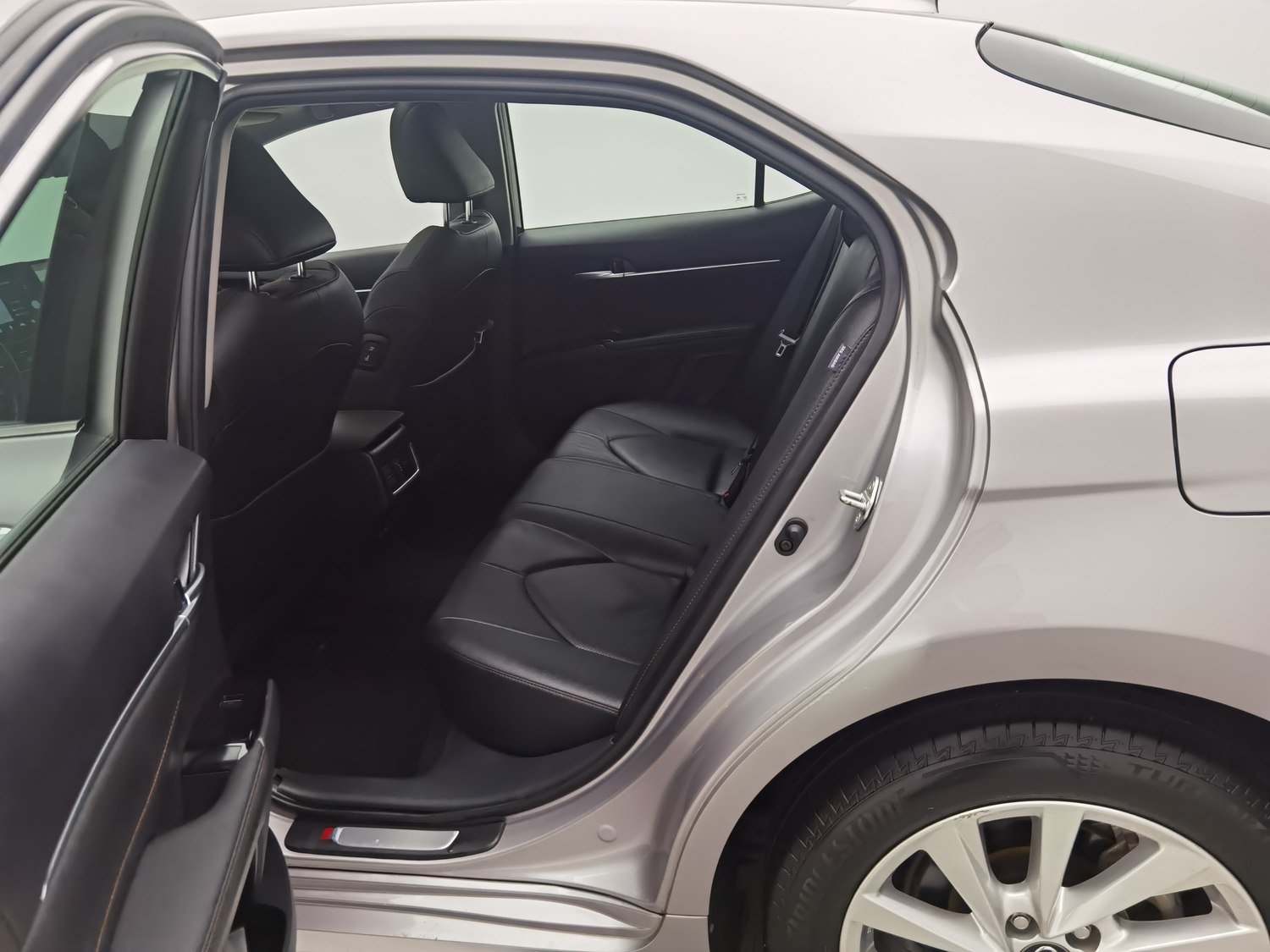 Used Toyota Camry 2021 2.0 AT