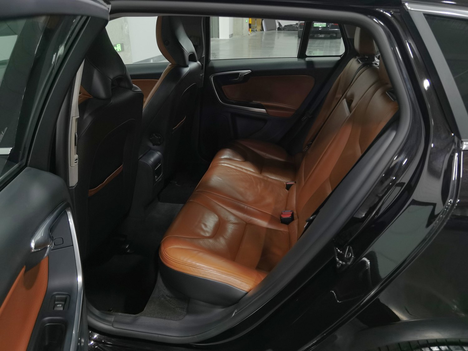 Used Volvo V60 2013 2.0 AT