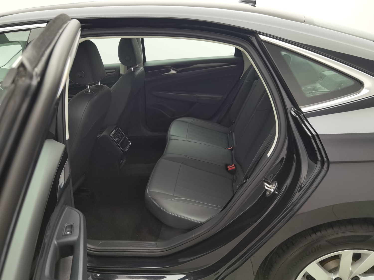Used Volkswagen Passat 2025 1.4 AT