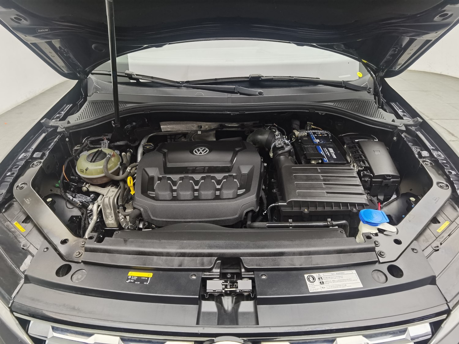 Used Volkswagen Tiguan L 2020 2.0 AT