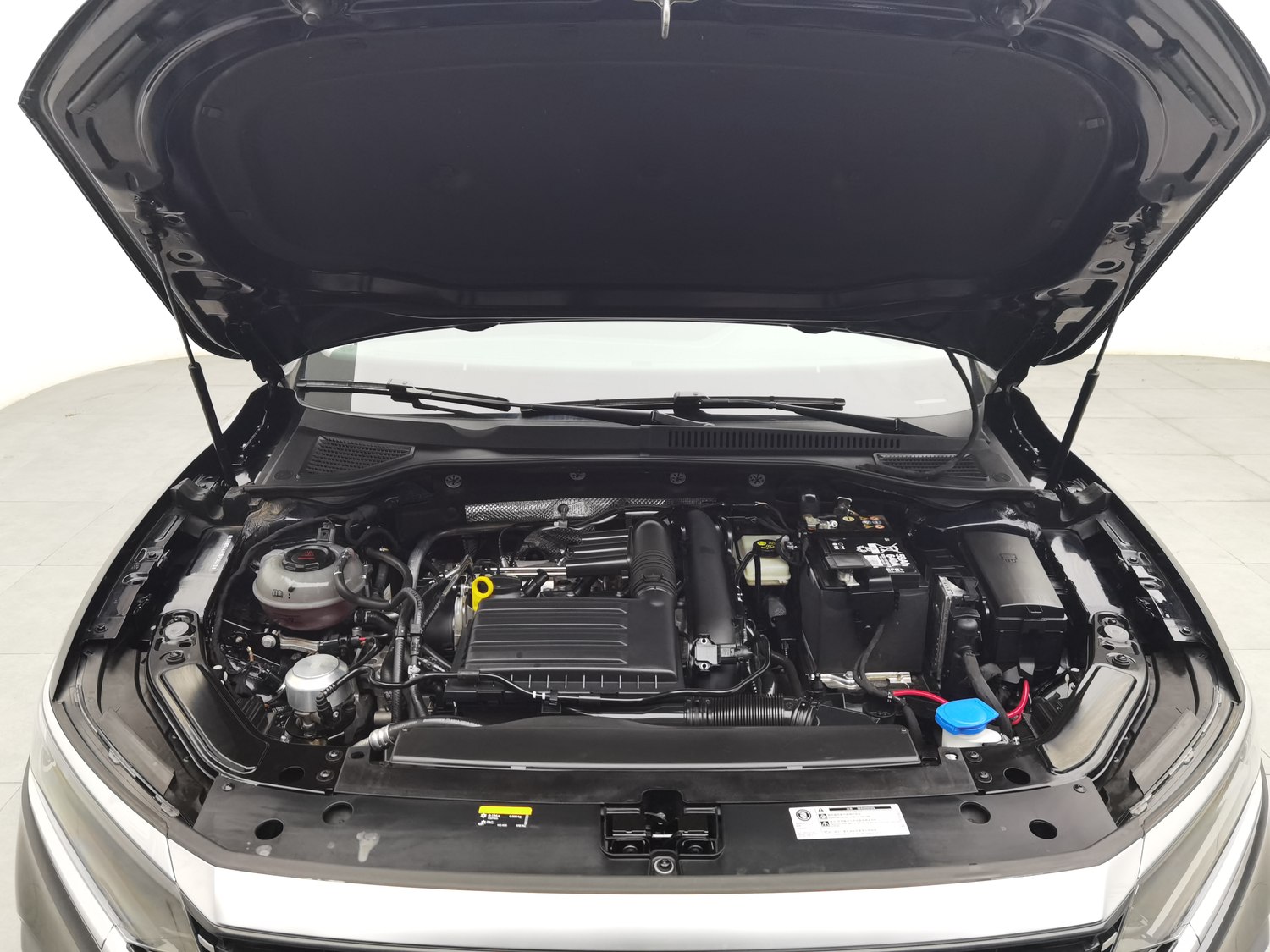 Used Volkswagen Passat 2025 1.4 AT