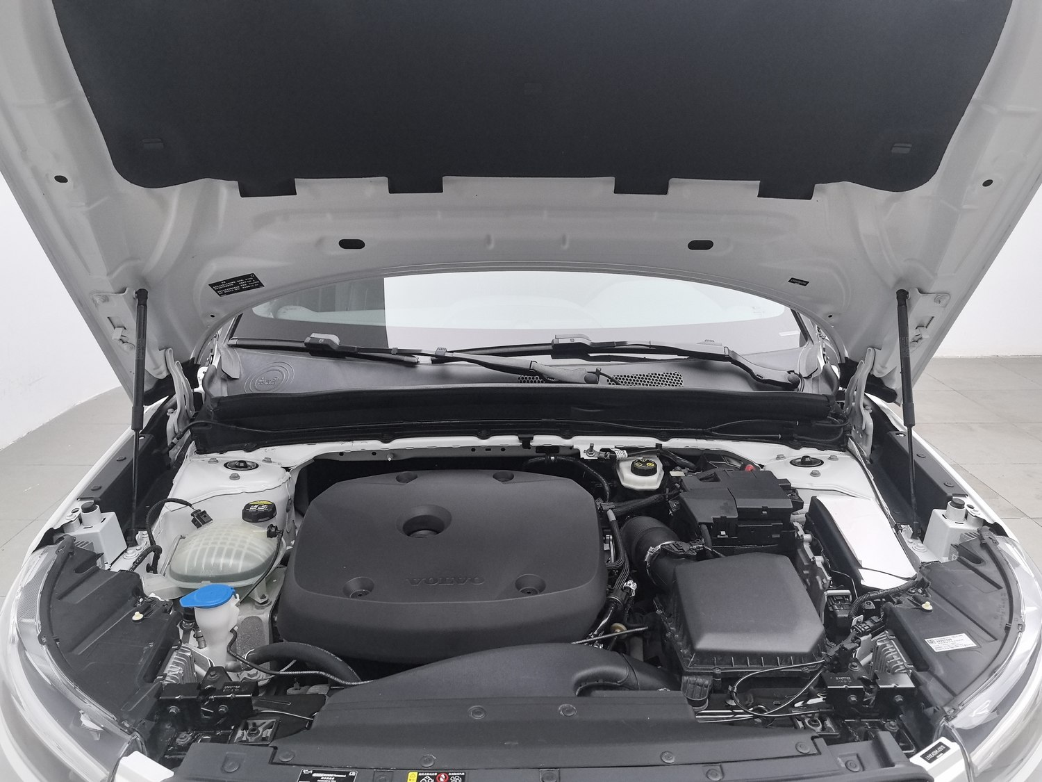 Used Volvo XC40 2021 2.0 AT