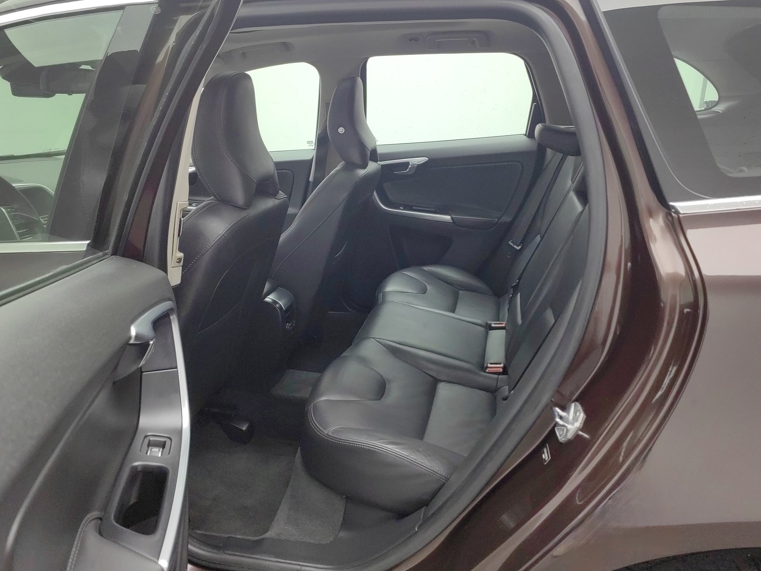 Used Volvo XC60 2017 2.0 AT