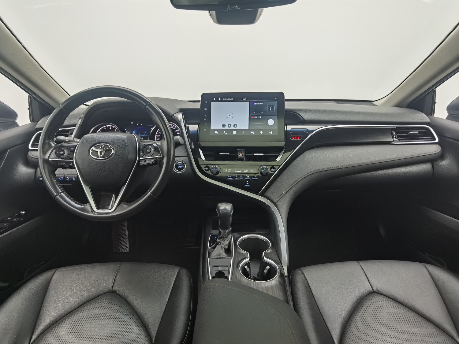 Used Toyota Camry 2021 2.0 AT
