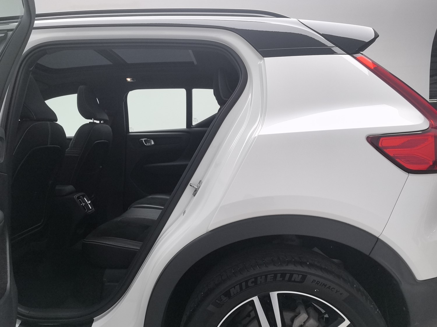 Used Volvo XC40 2021 2.0 AT