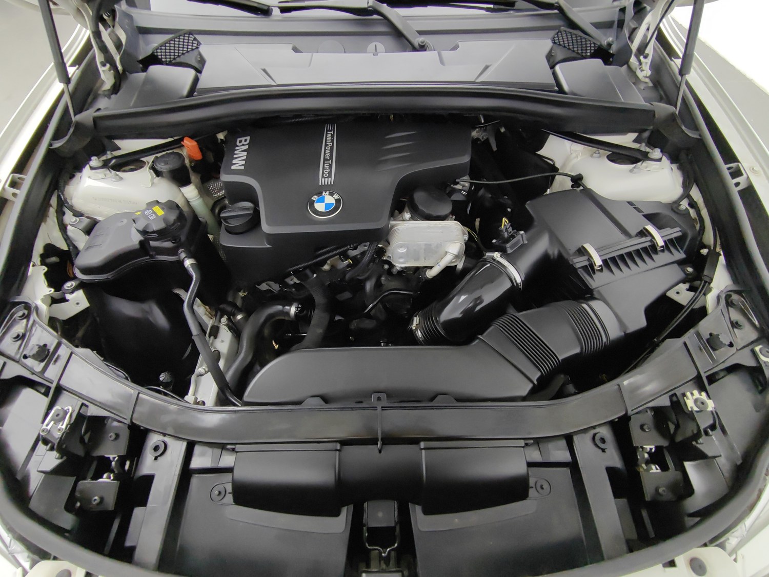 Used BMW X1 2014 2.0 AT