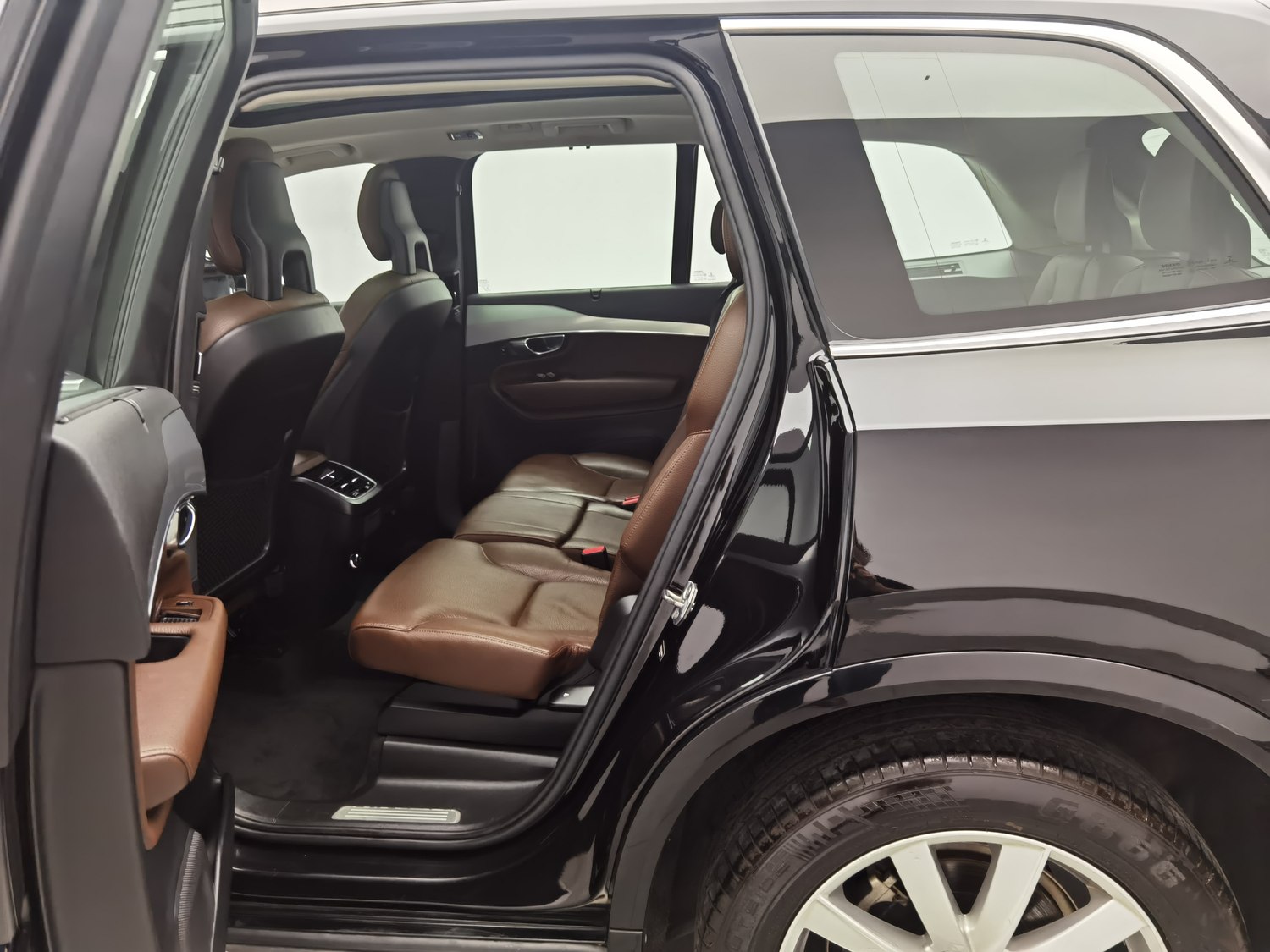 Used Volvo XC90 2018 2.0 AT
