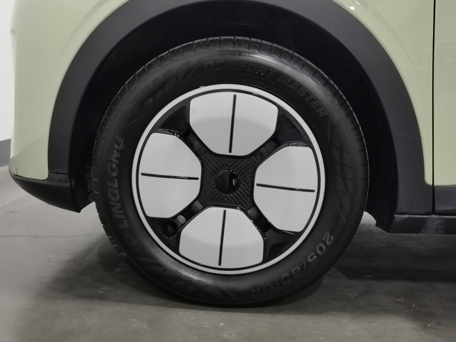 Used Geely Galaxy Wish 2025