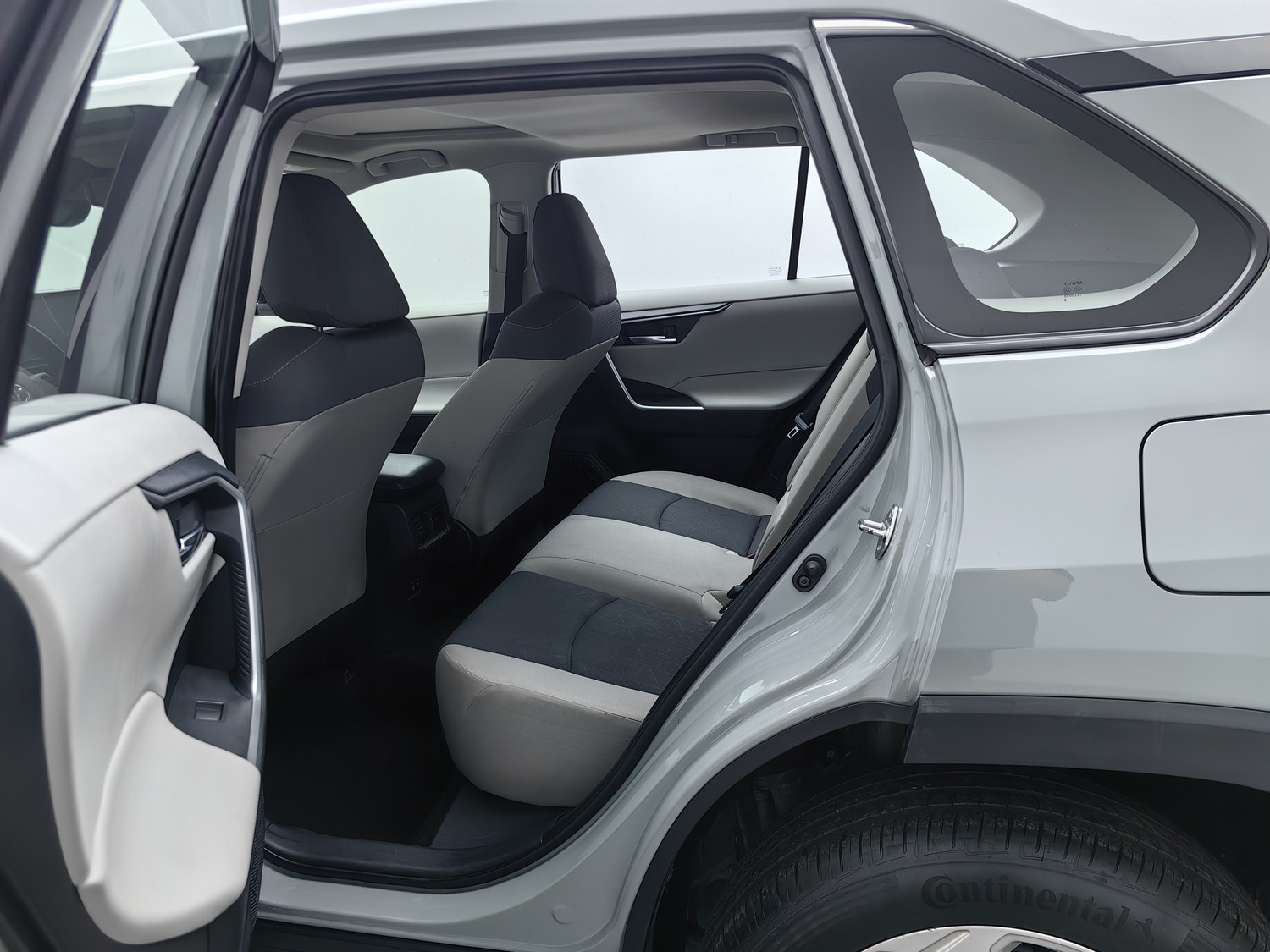 Used Toyota RAV4 2020 2.0 AT