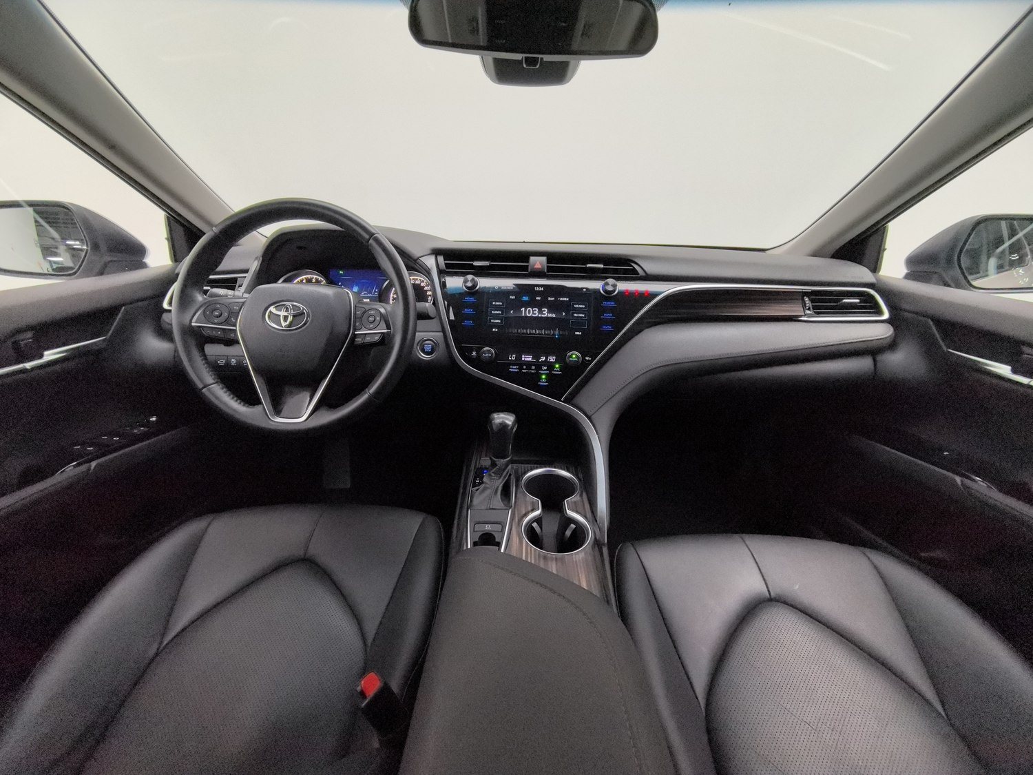 Used Toyota Camry 2019 2.0 AT