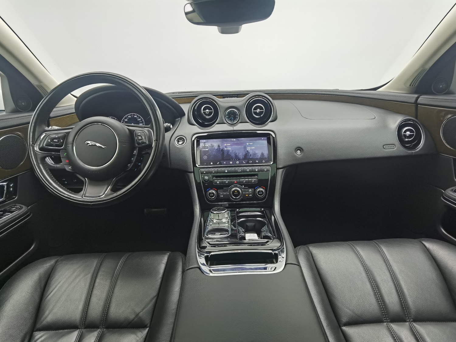 Used Jaguar XJ 2018 3.0 AT