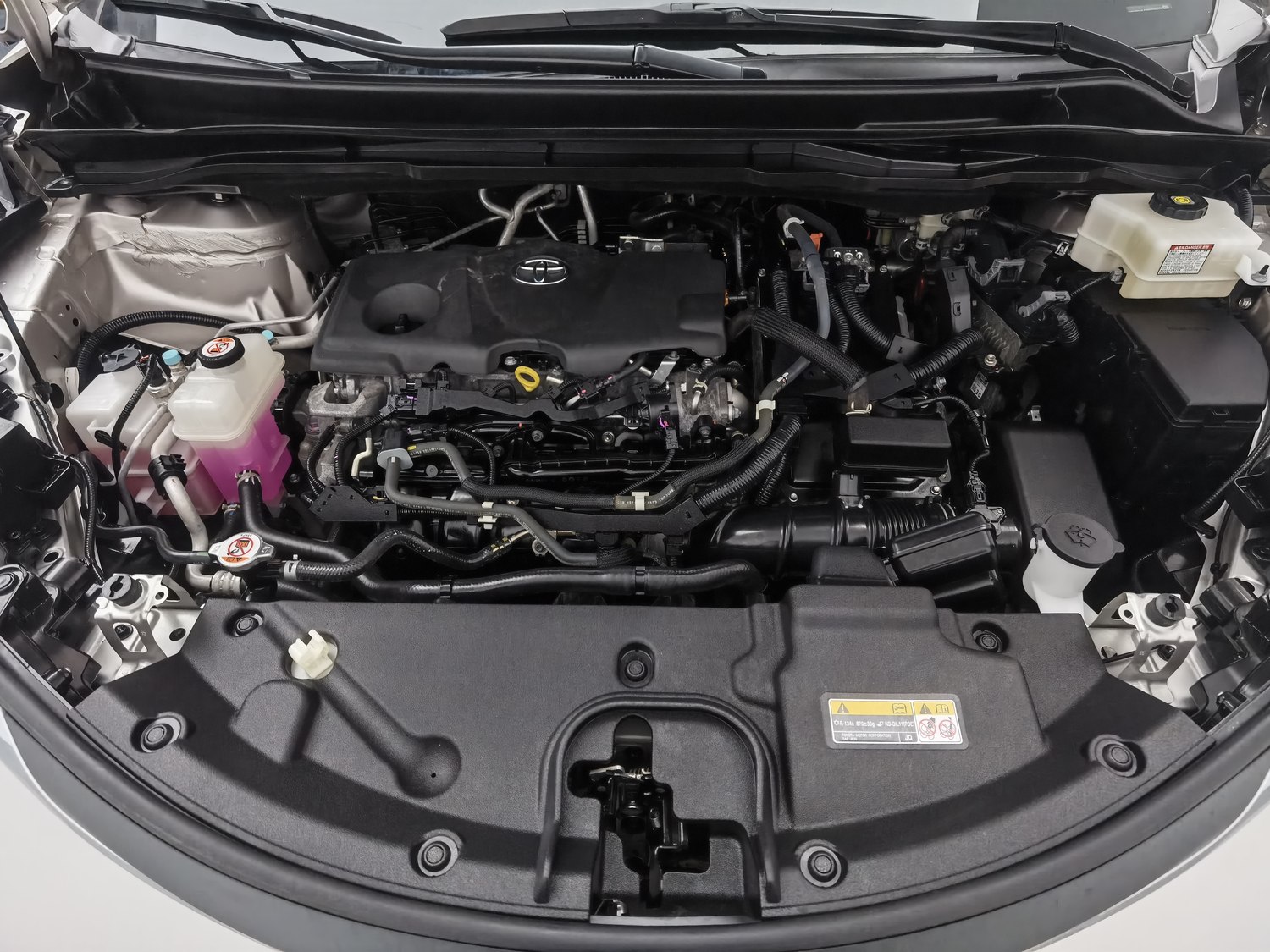 Подержанный Toyota Sienna 2023 года выпуска, 2.5 AT