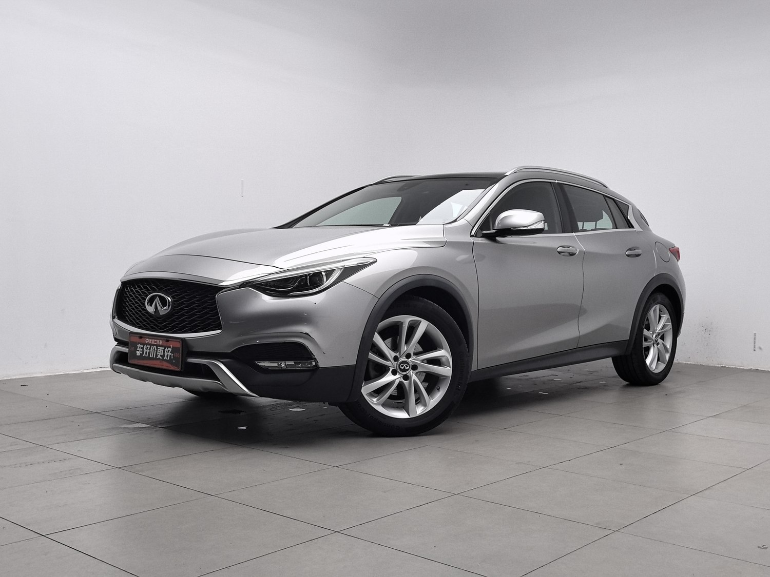 Used Infiniti QX30 2017 1.6 AT