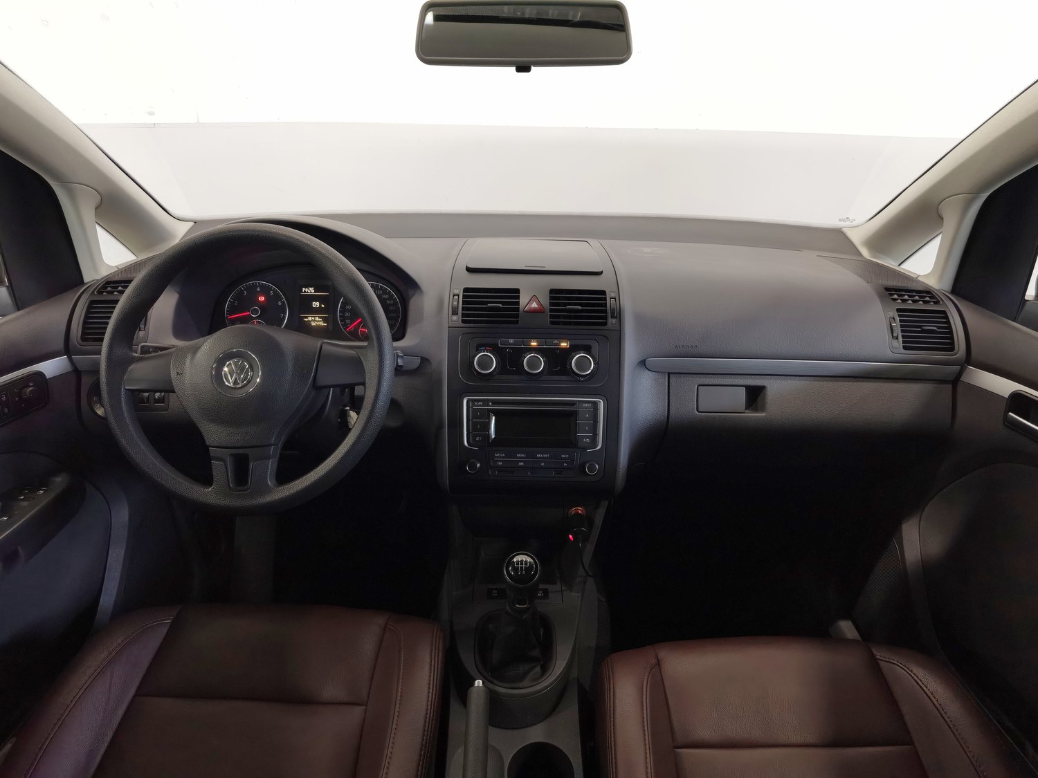 Used Volkswagen Touran 2015 1.4 MT