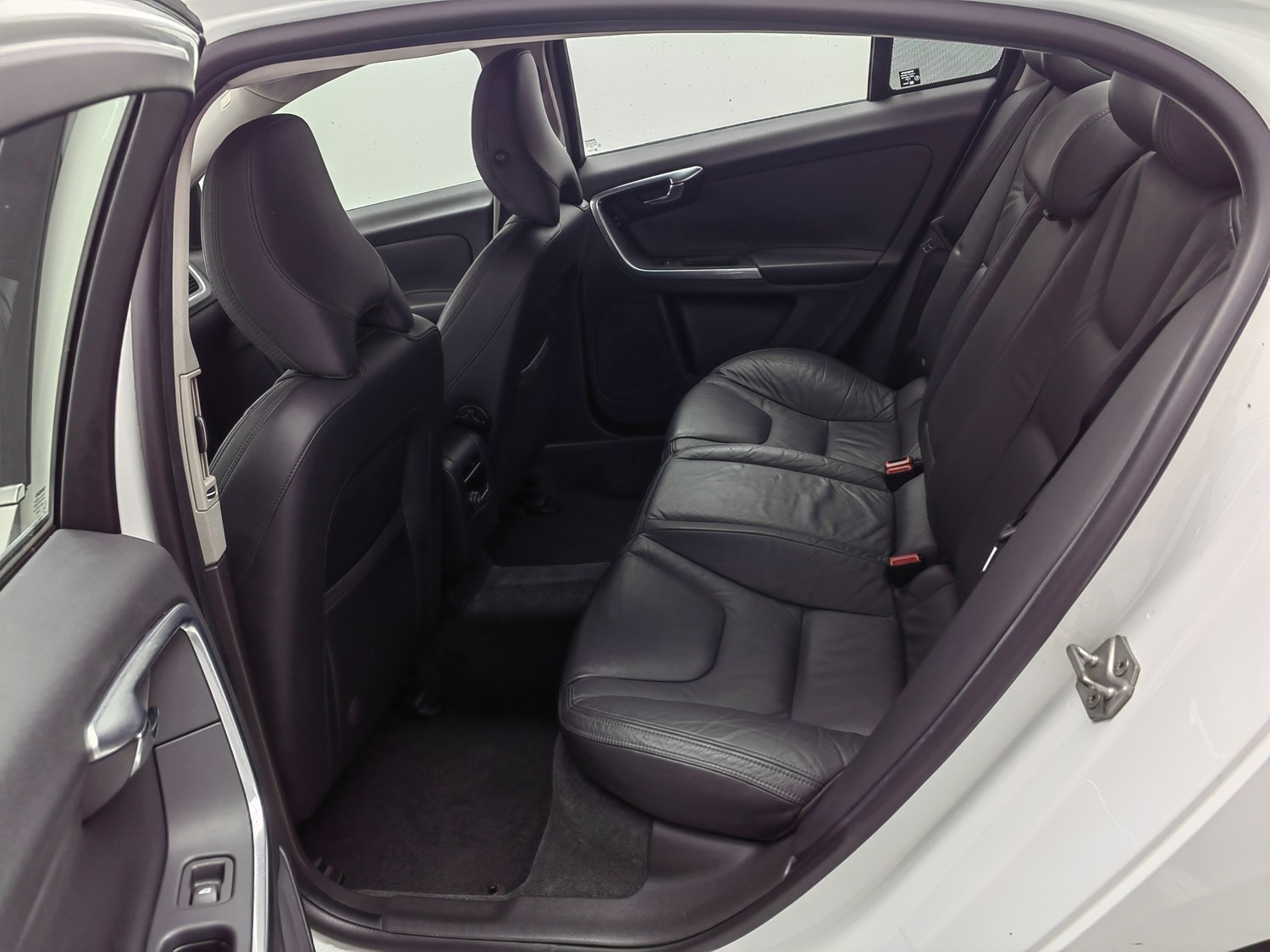 Used Volvo S60 2015 2.0 AT