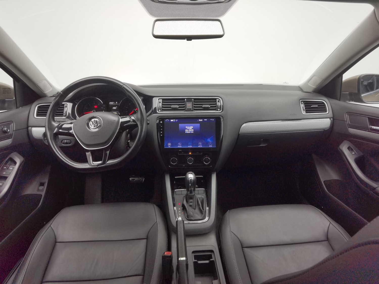 Used Volkswagen Sagitar 2015 1.4 AT