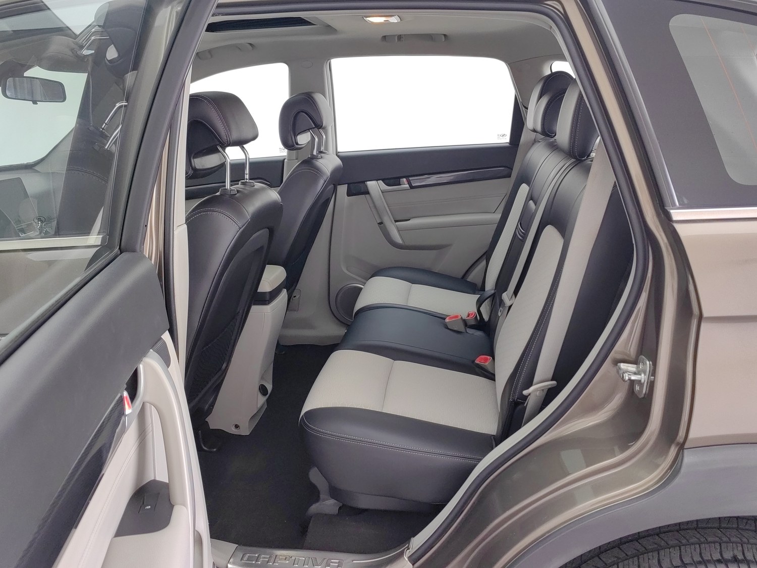 Used Chevrolet Captiva 2015 2.4 AT