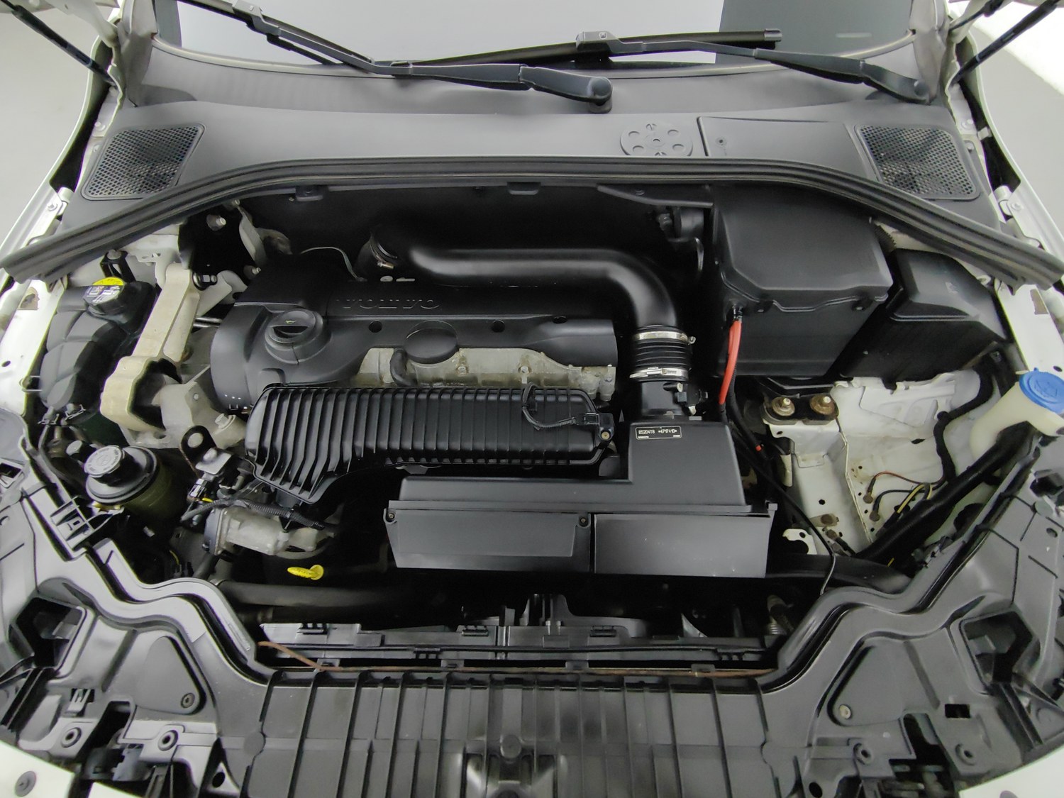 Used Volvo S60 2015 2.0 AT