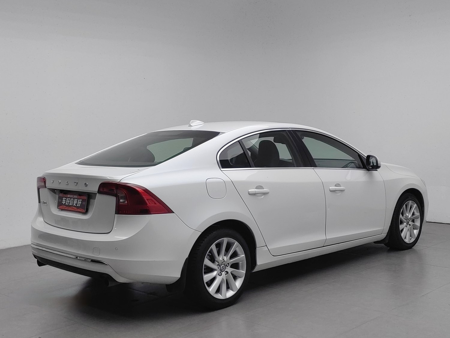 Used Volvo S60 2015 2.0 AT