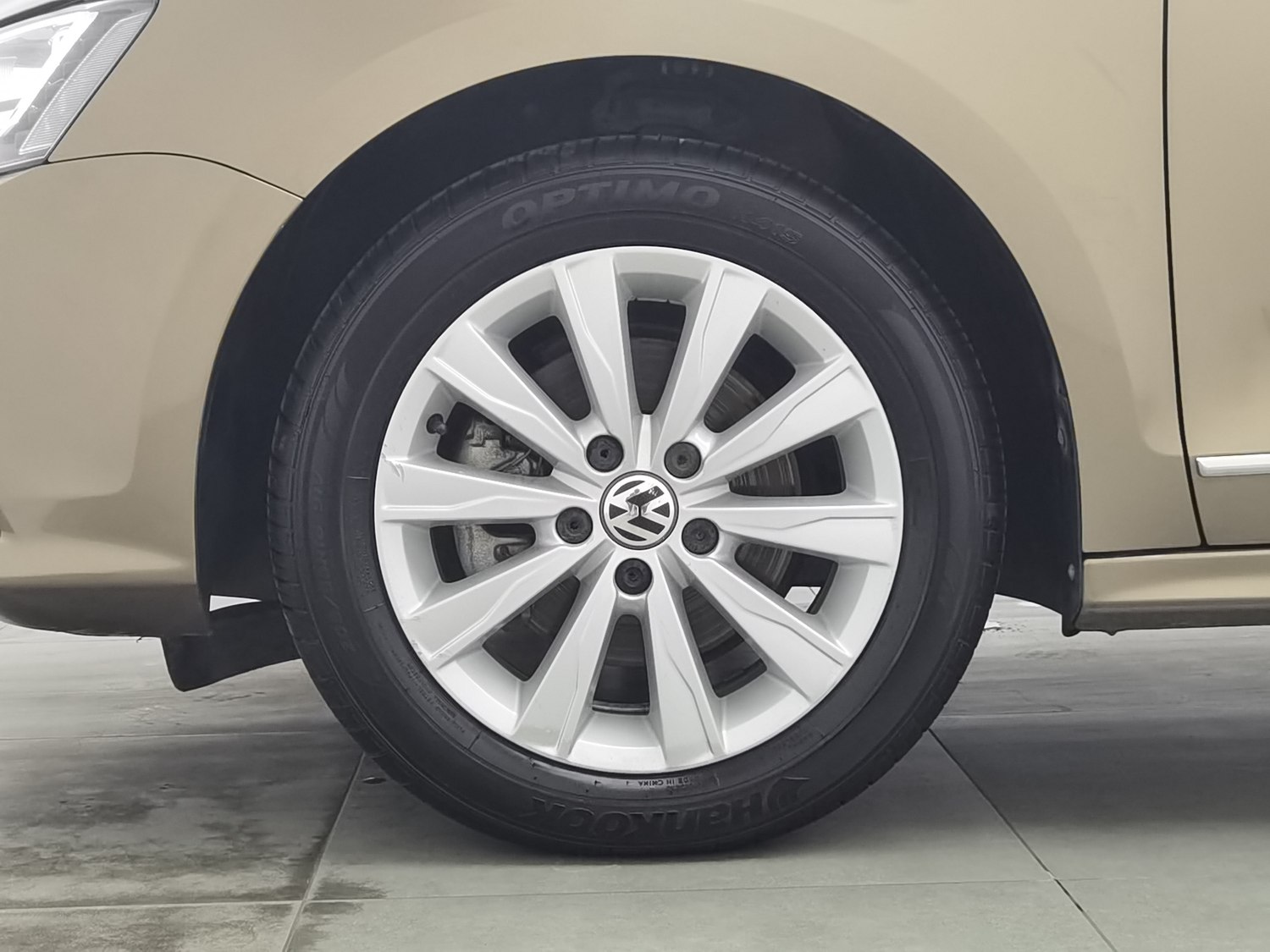 Used Volkswagen Sagitar 2015 1.4 AT