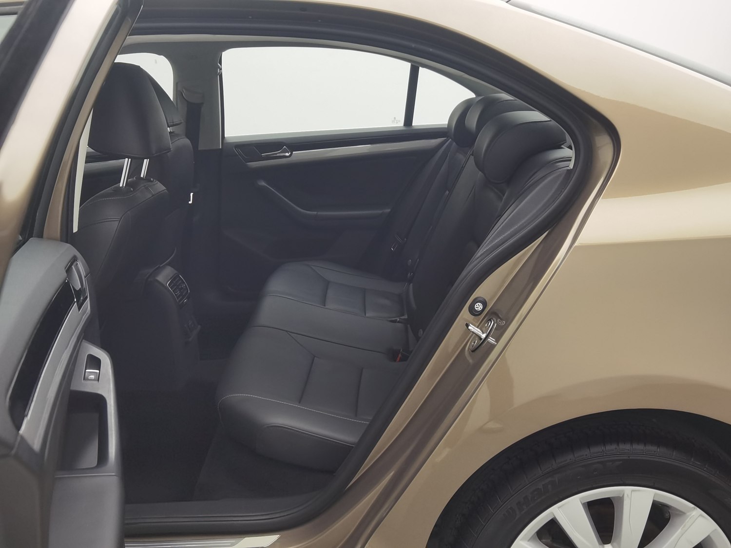 Used Volkswagen Sagitar 2015 1.4 AT