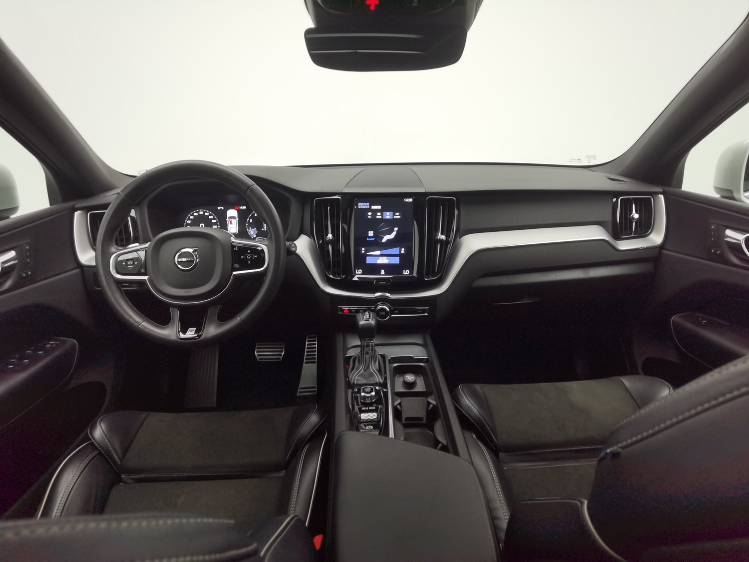 Used Volvo XC60 2019 2.0 AT