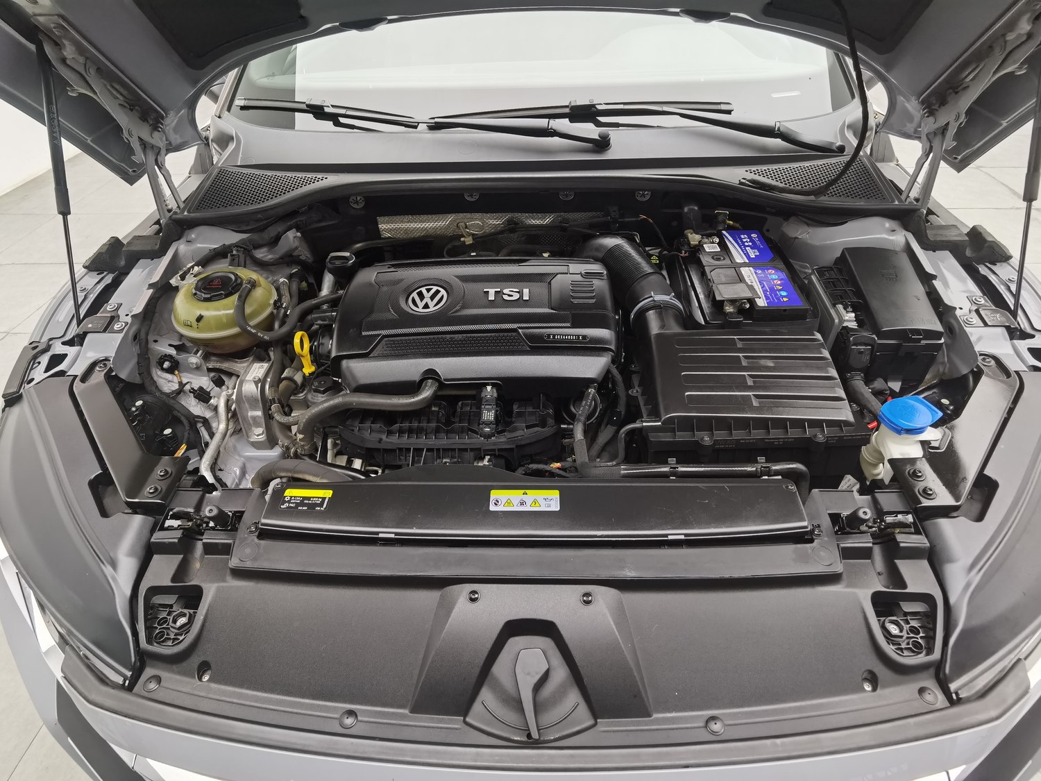 Подержанный Volkswagen CC 2021 года выпуска, 2.0 AT