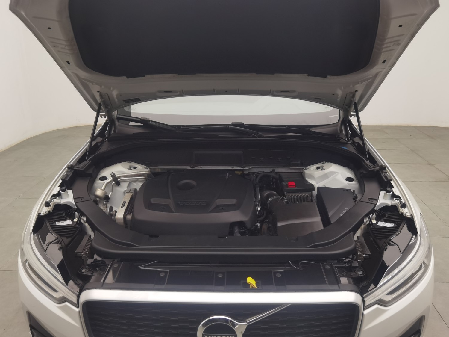 Used Volvo XC60 2019 2.0 AT