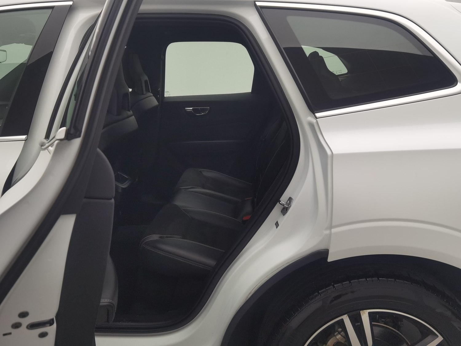 Used Volvo XC60 2019 2.0 AT