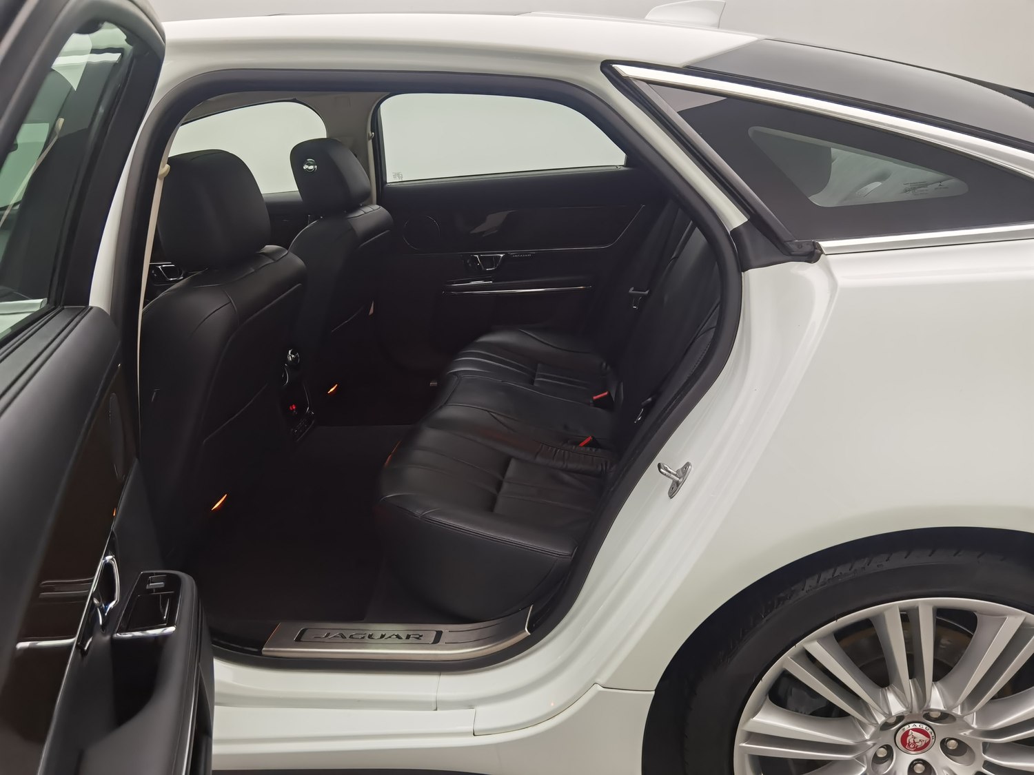 Used Jaguar XJ 2018 3.0 AT