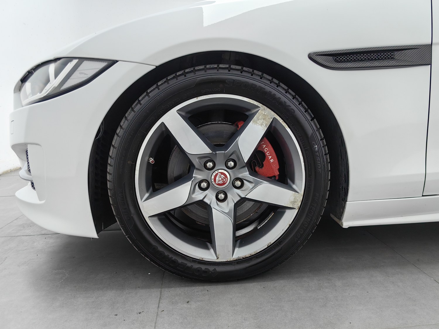 Used Jaguar XE 2017 2.0 AT