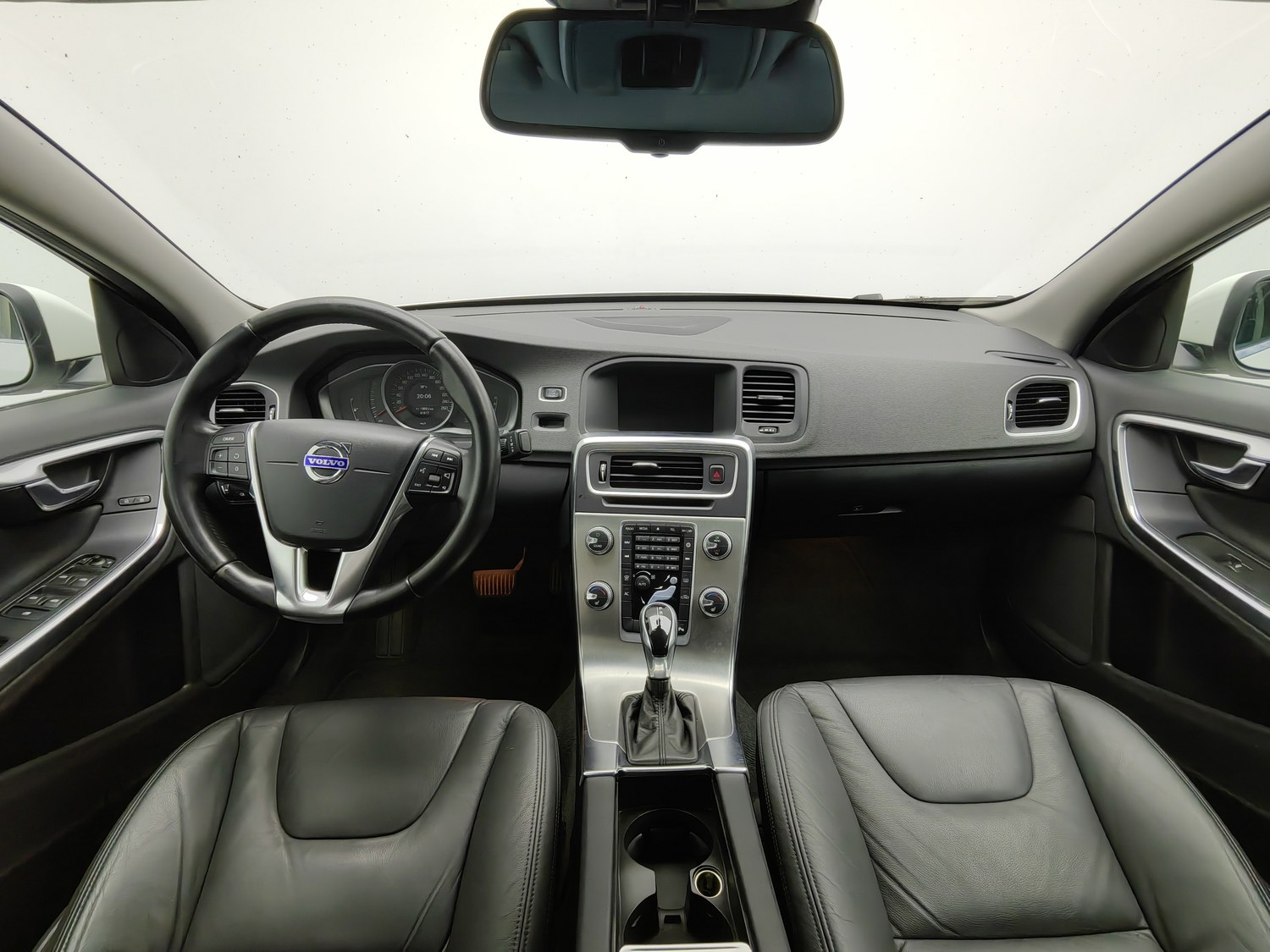 Used Volvo S60 2015 2.0 AT