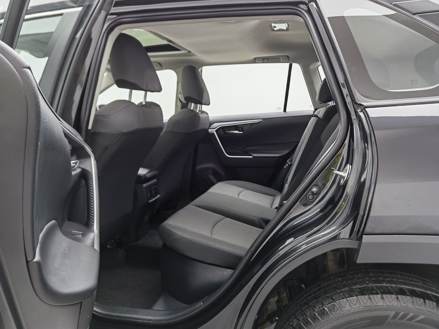 Used Toyota RAV4 2021 2.5 AT