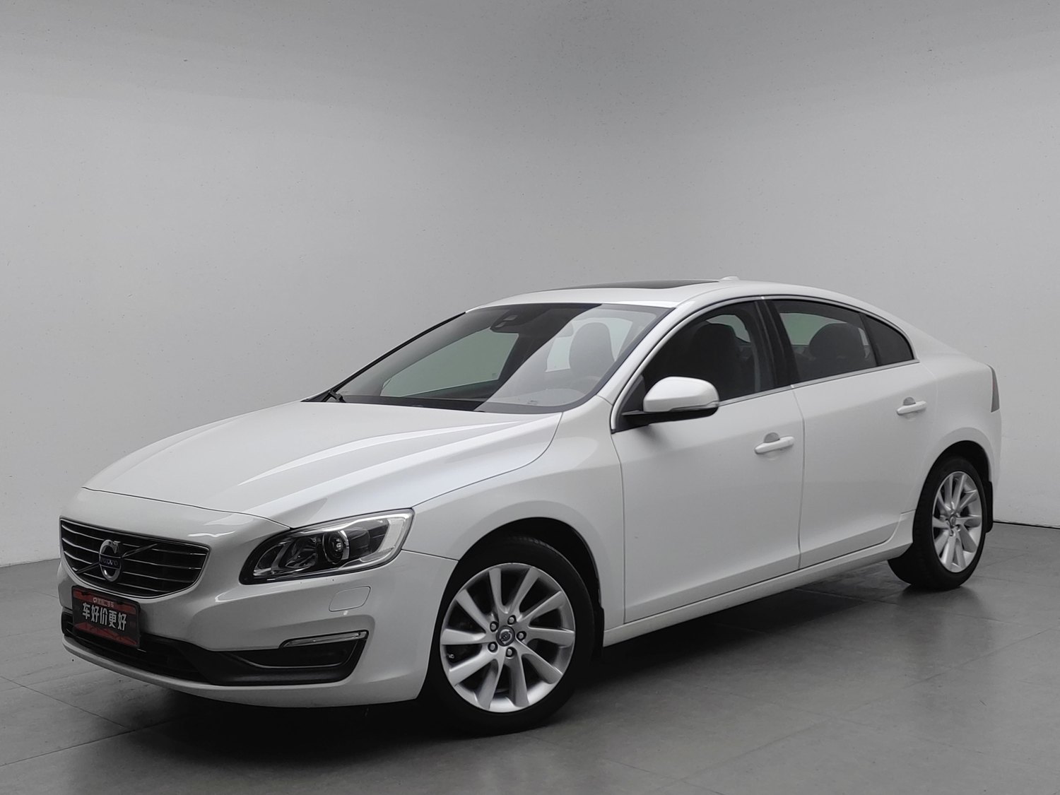 Used Volvo S60 2015 2.0 AT