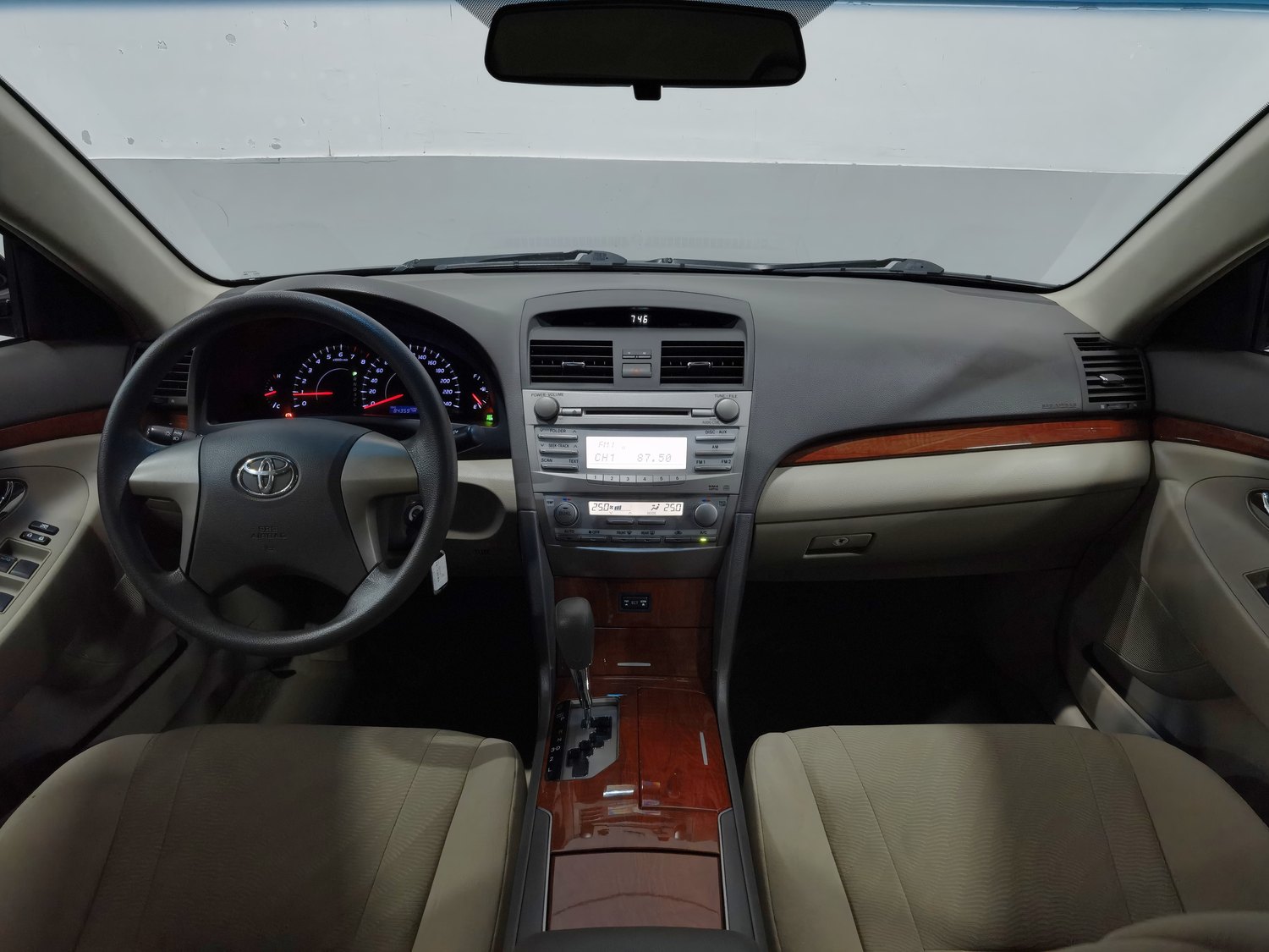 Used Toyota Camry 2013 2.0 AT