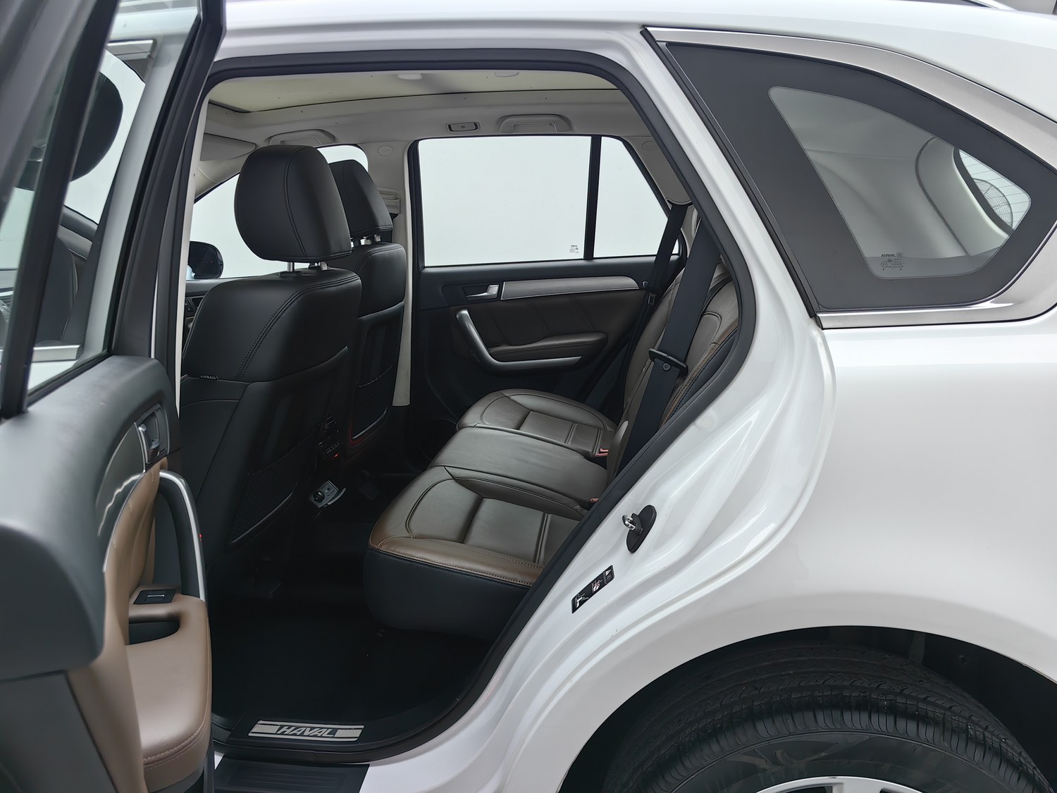Used Haval H8 2017 2.0 AT