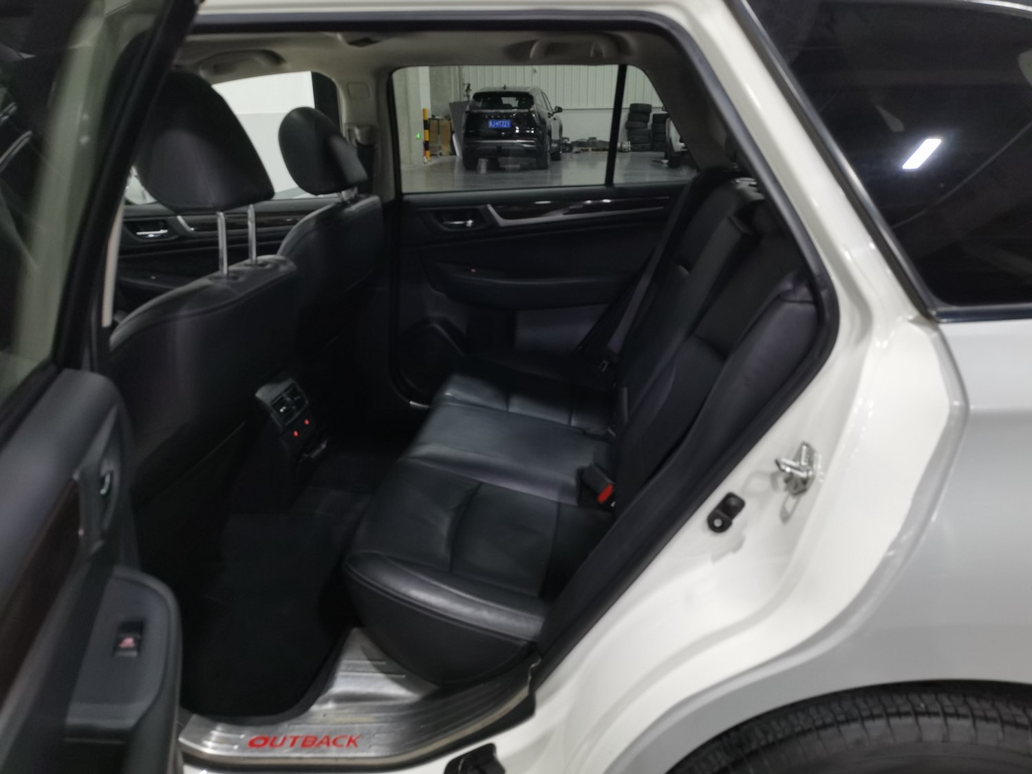 Used Subaru Outback 2015 2.5 AT