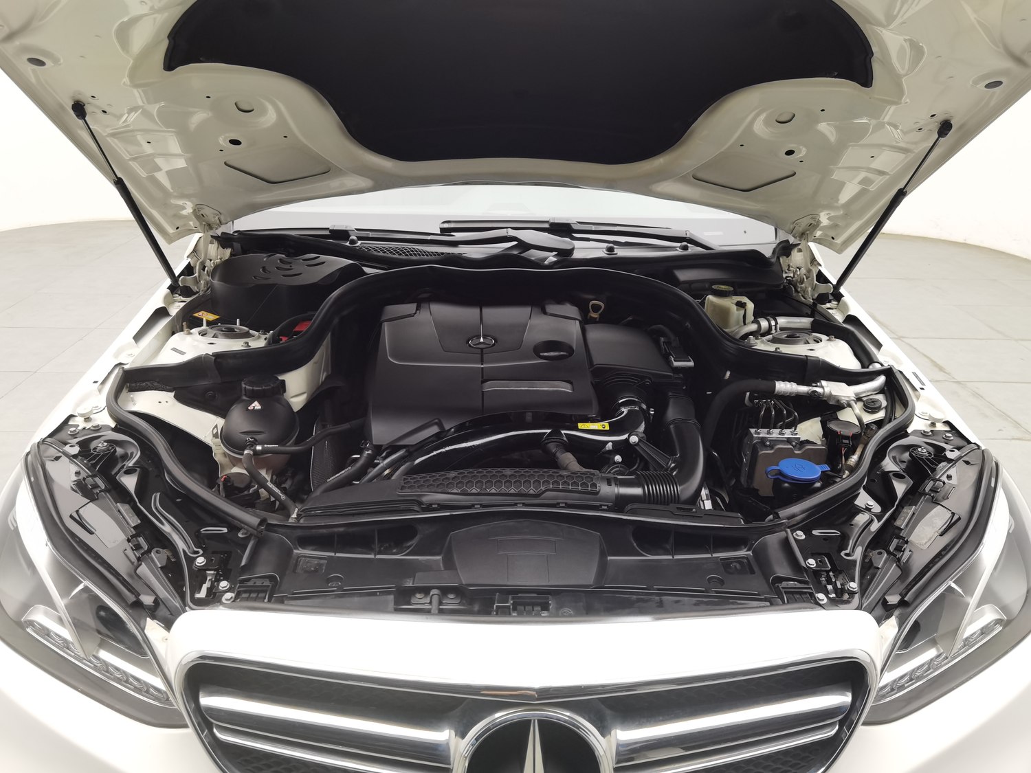Used Mercedes-Benz E-Class 2015 2.0 AT