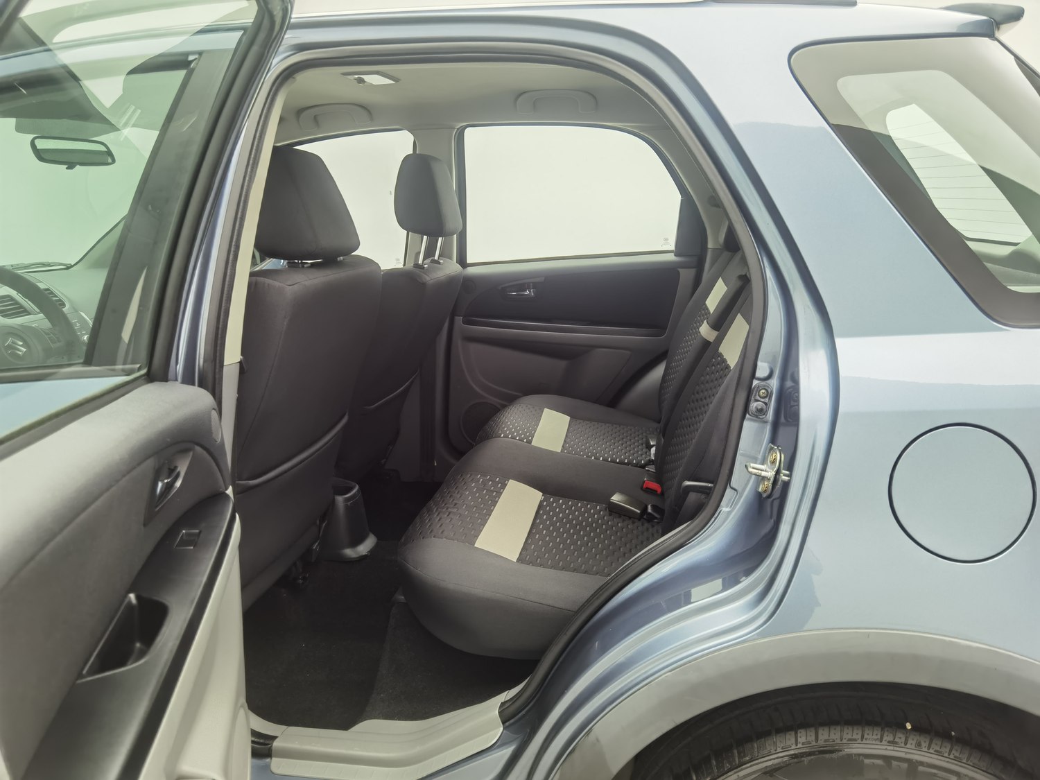 Used Suzuki SX4 2011 1.6 AT
