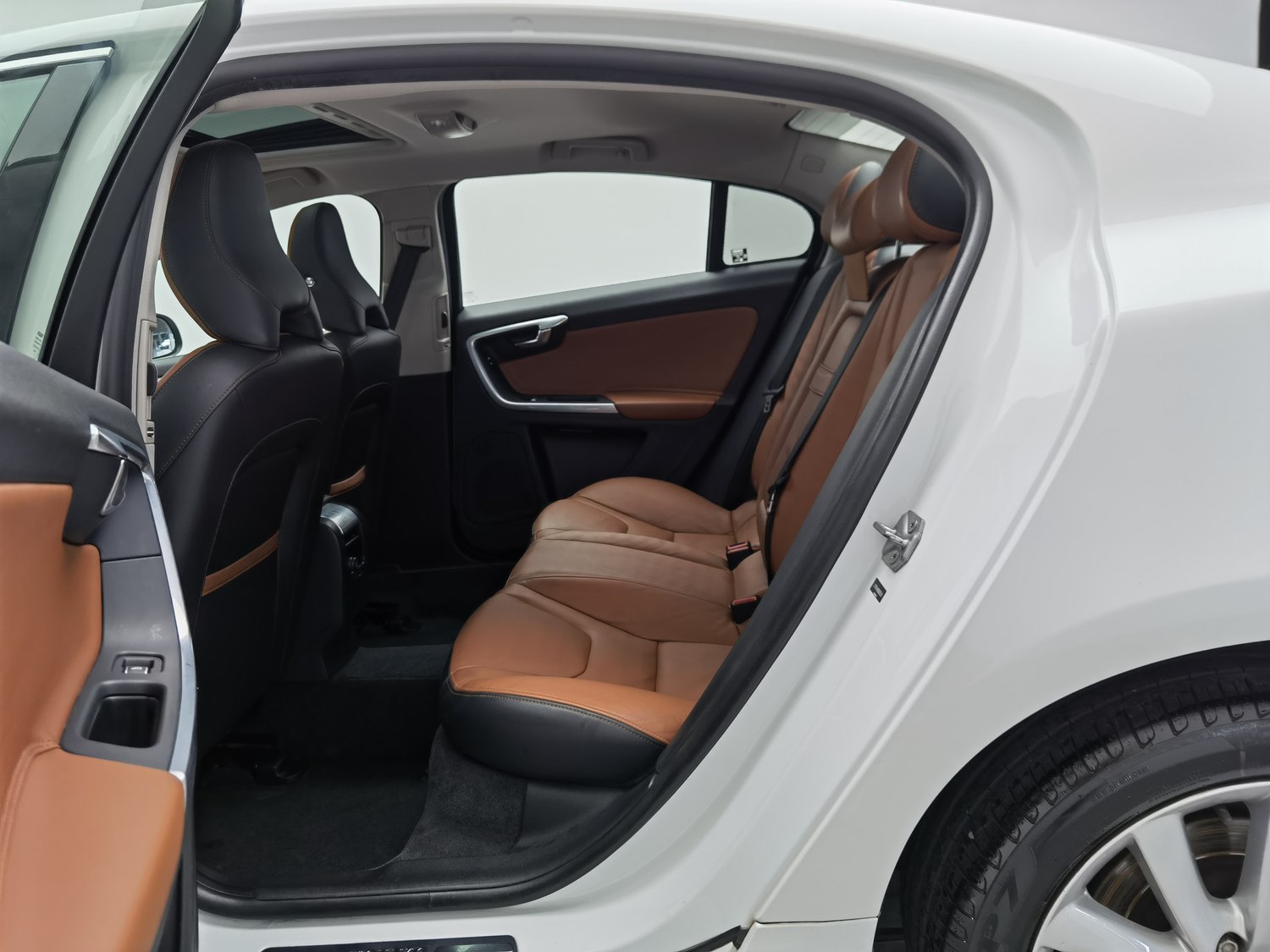Used Volvo S60 2016 2.0 AT