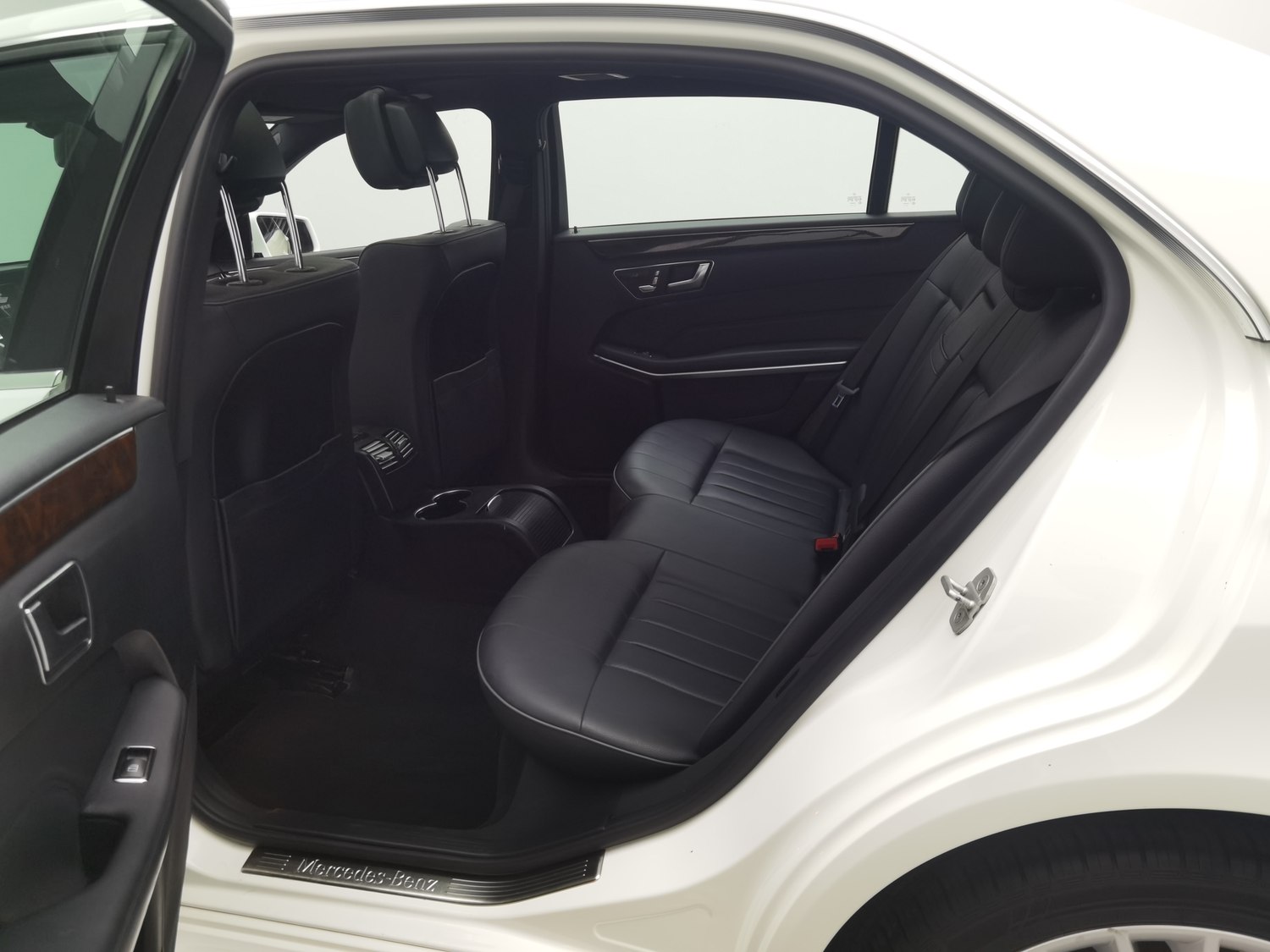 Used Mercedes-Benz E-Class 2015 2.0 AT