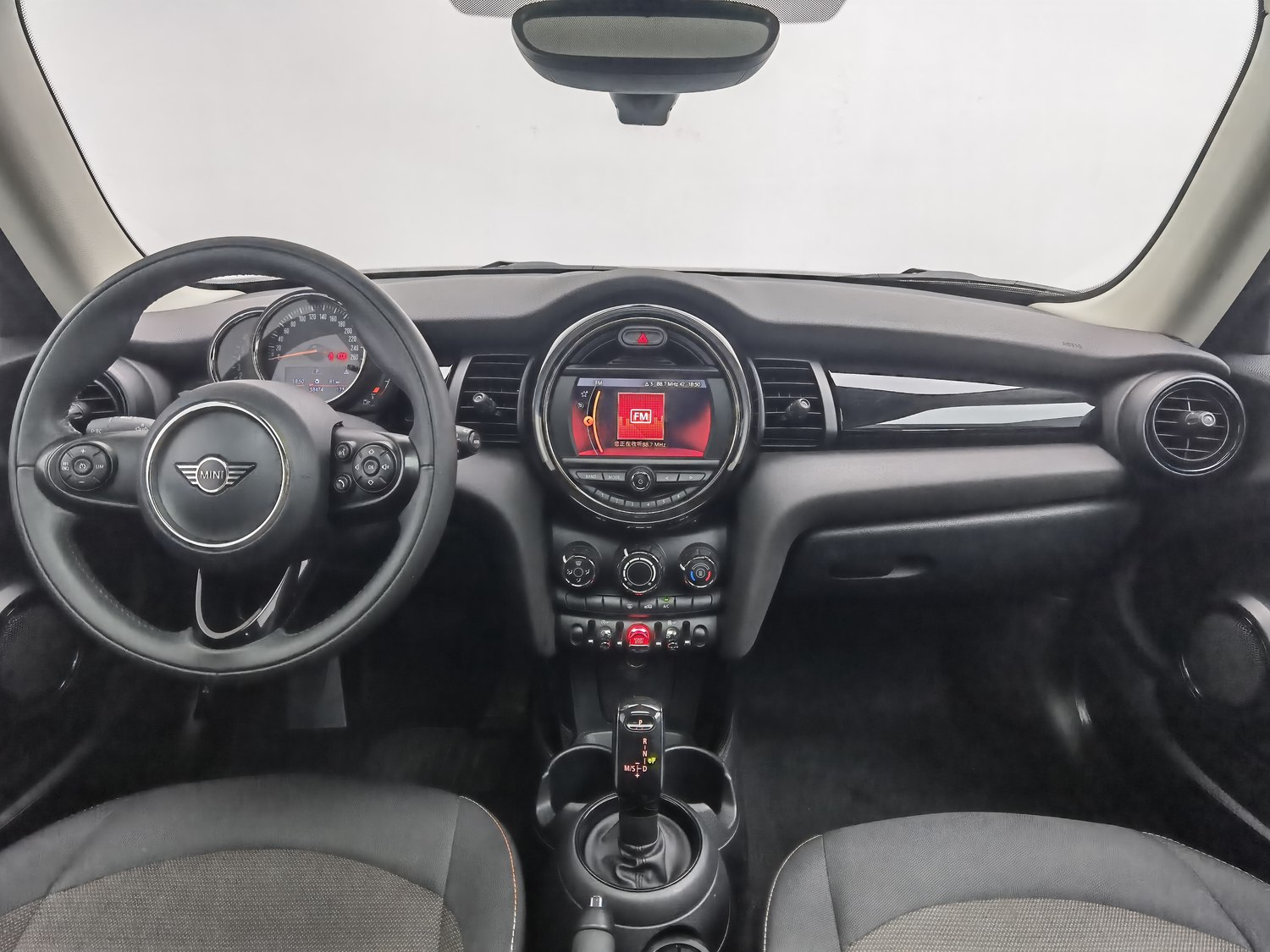 Used MINI MINI 2019 1.5 AT