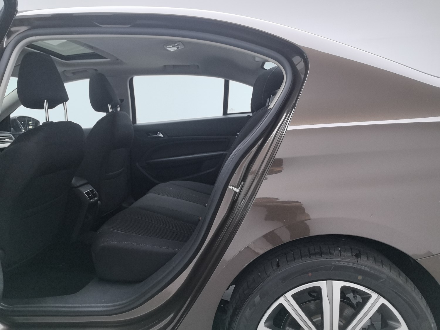 Used Peugeot 408 2015 1.2 AT